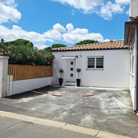 Maison Climatisee Avec Exterieur Florensac